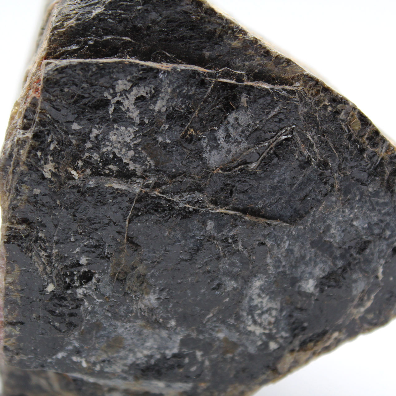 Exemplar bruto de turmalina negra - Origem: Madagascar